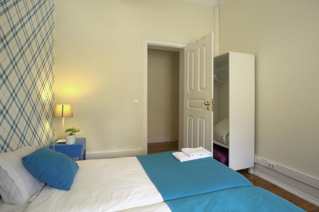 Apartment Angola - 8bedrooms Lisbon